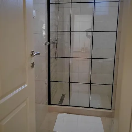 Nira Apartment