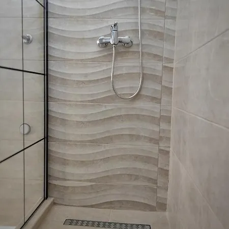 Nira * Вишеград